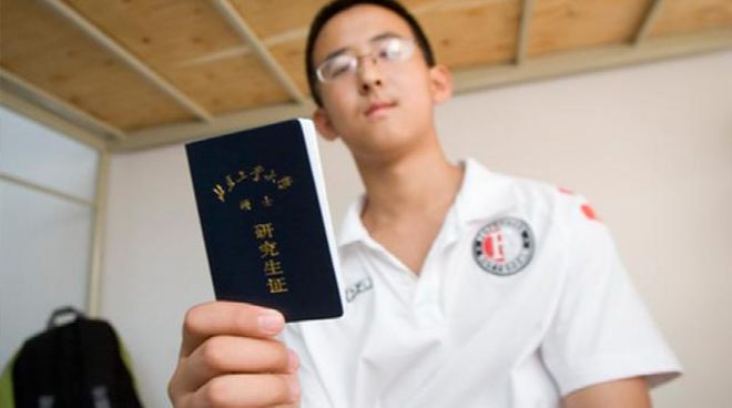 “采花不败花”是个爷们！张继科回应景甜事件，一句话保护了前任