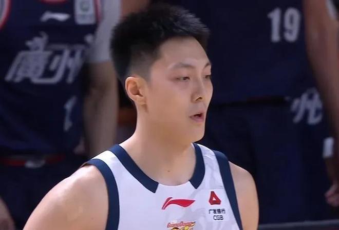 穆里尼奥梦碎：曼城正式续约皇家马德里后防目标