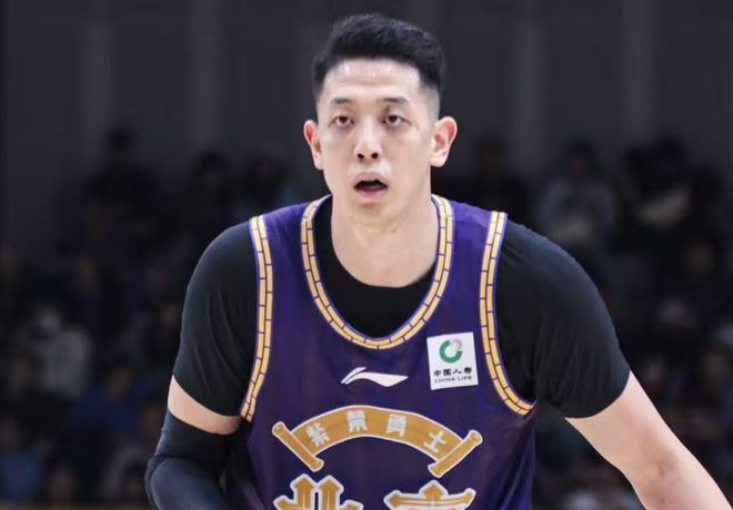 蓉城打平就夺冠!曝韦世豪的狗登上看台TIFO:见识见识你的本事