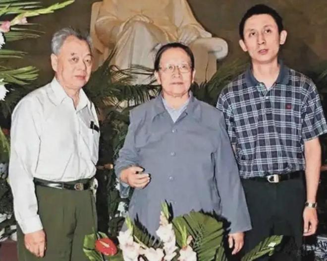 李书福卸任前炮轰某些车企：不懂装懂，后患无穷